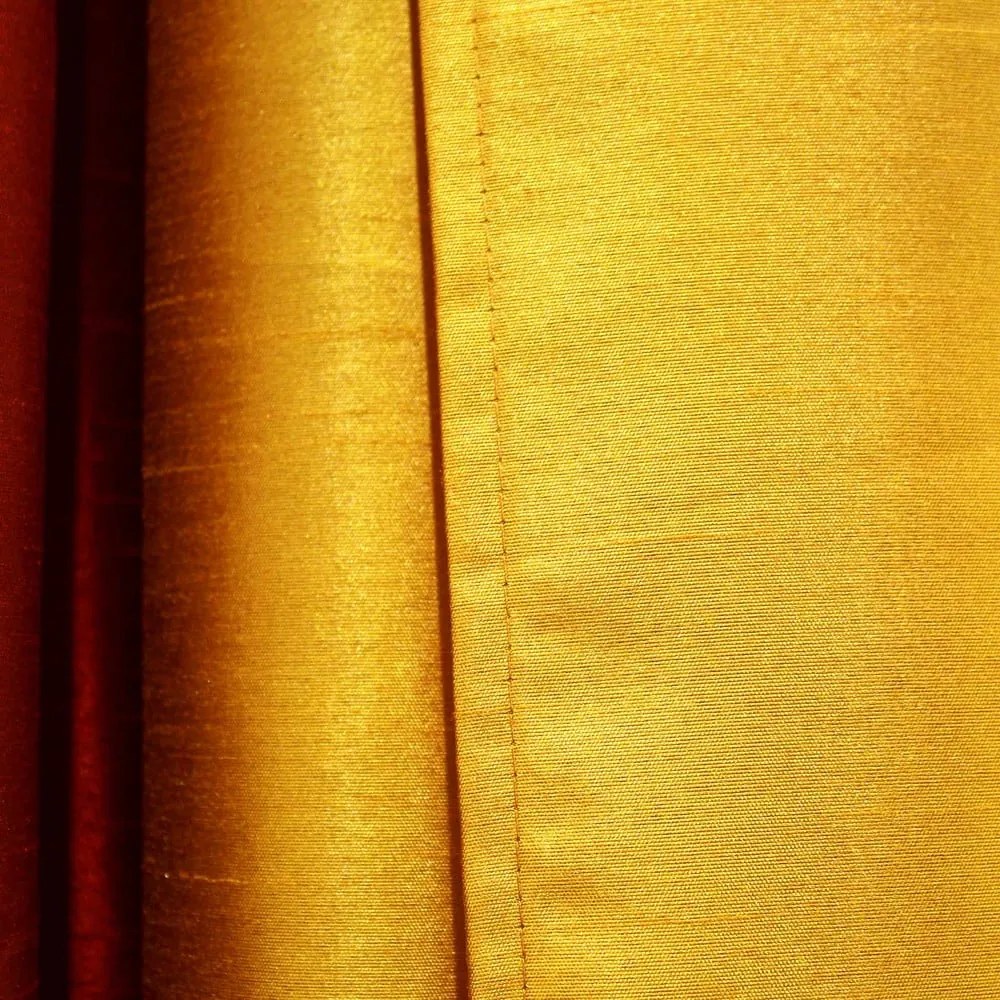 Жълто перде от микросатен 140x240 cm Shana – douceur d'intérieur