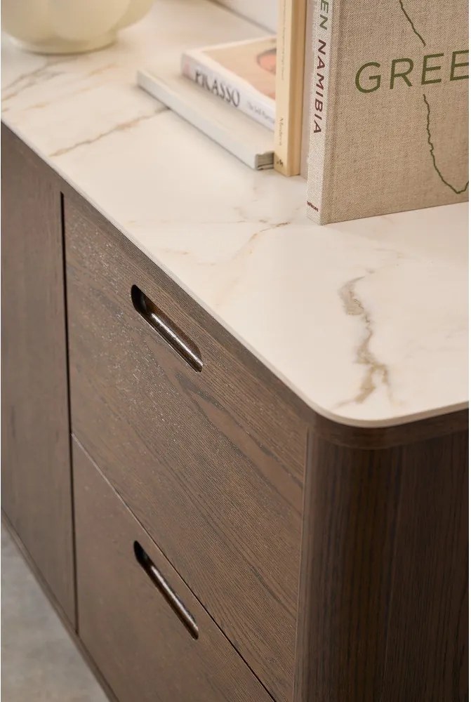 Кафяв скрин от декор от дъб 160x75x40 cm Southampton – Actona