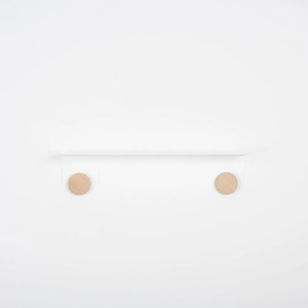 Стенен рафт от бяла стомана с детайли от дъбово дърво с 2 куки , дължина 50 см Hook - Gazzda