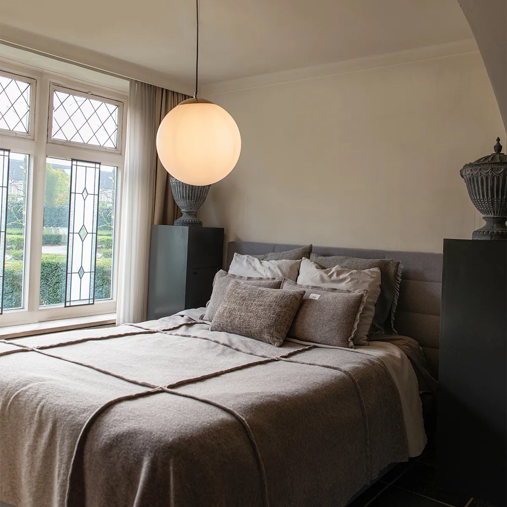 Смарт скандинавски висящ златен лампион с опалово стъкло 40 см, включващ WiFi A60 - Ball 40