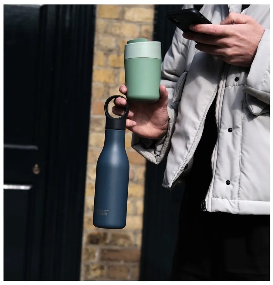 Тъмно синя бутилка от неръждаема стомана за пътуване 500 ml Loop - Joseph Joseph