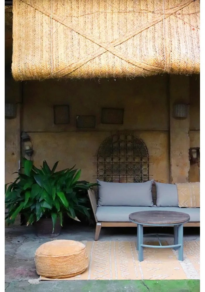 Табуретка в цвят жълта охра Chill Honey – Lorena Canals