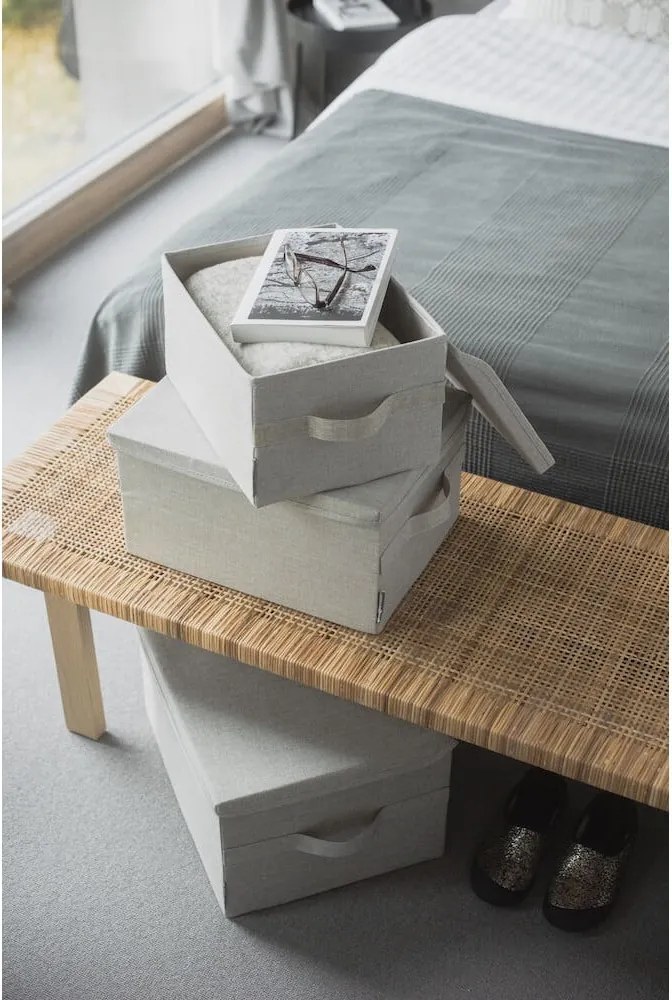 Бежова текстилна кутия за съхранение с капак 35x26x19 cm Soft Storage – Bigso