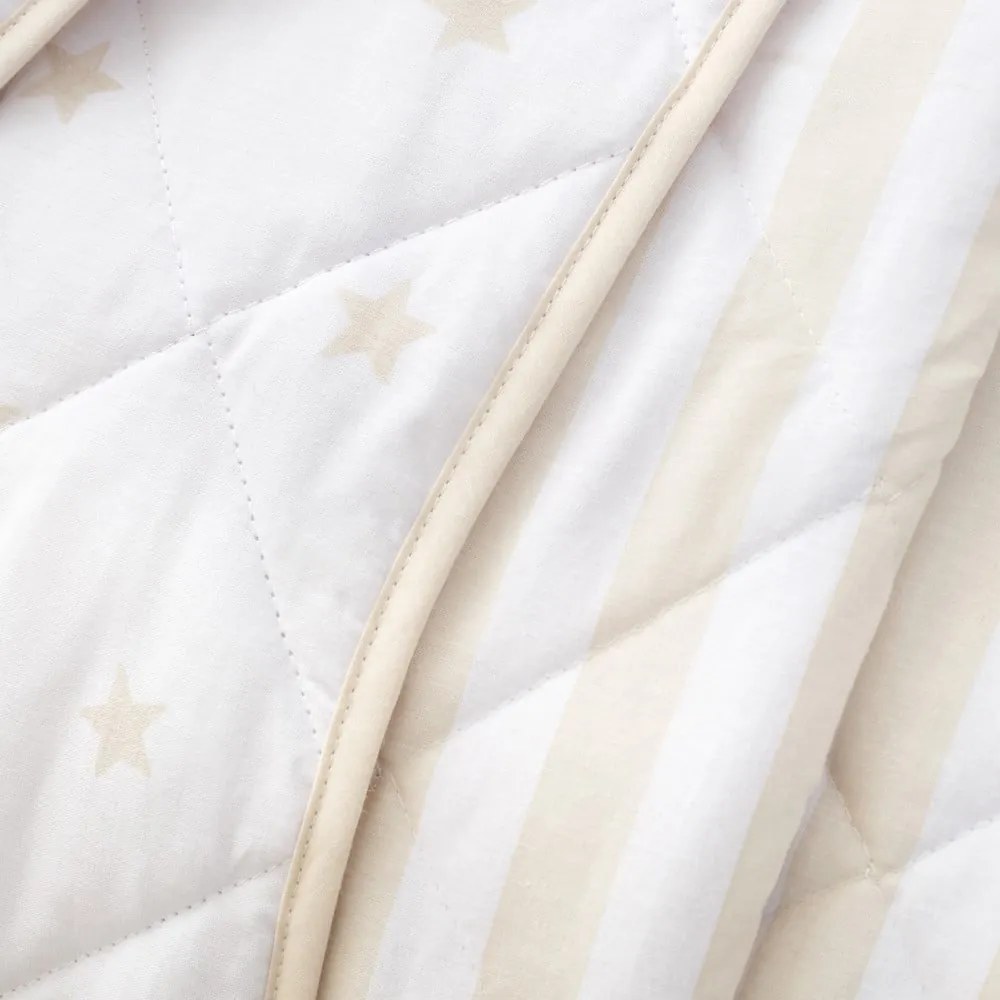 Бяло-бежово памучно капитонирано детско покривало за легло 135x190 cm Mini Star &amp; Stripes – Bianca