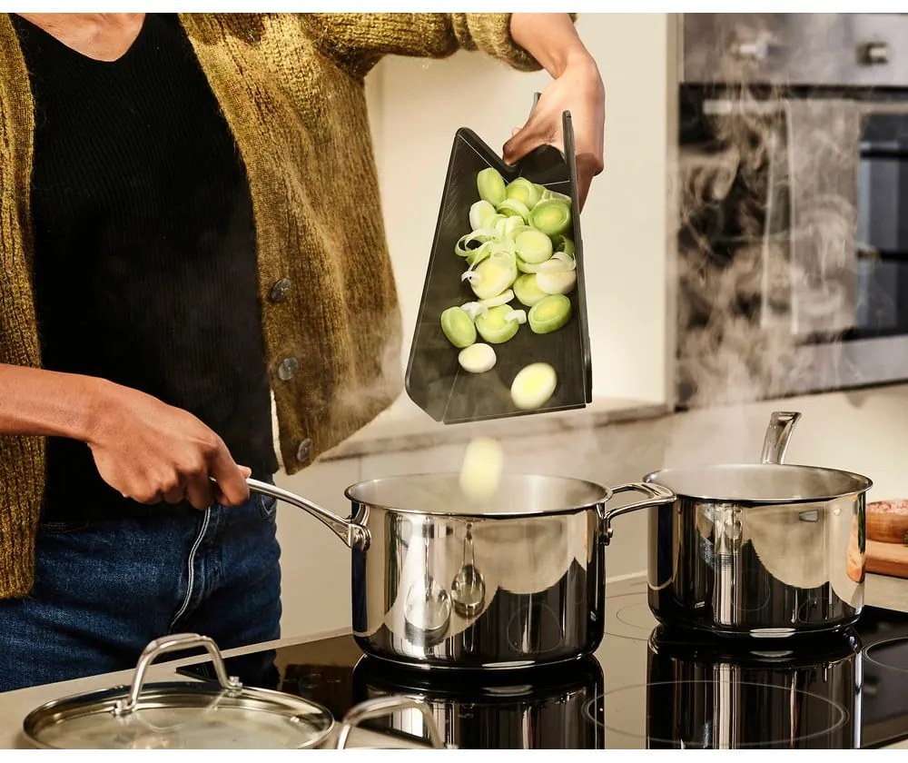 Дъска за рязане 21x38 cm Chop2Pot – Joseph Joseph