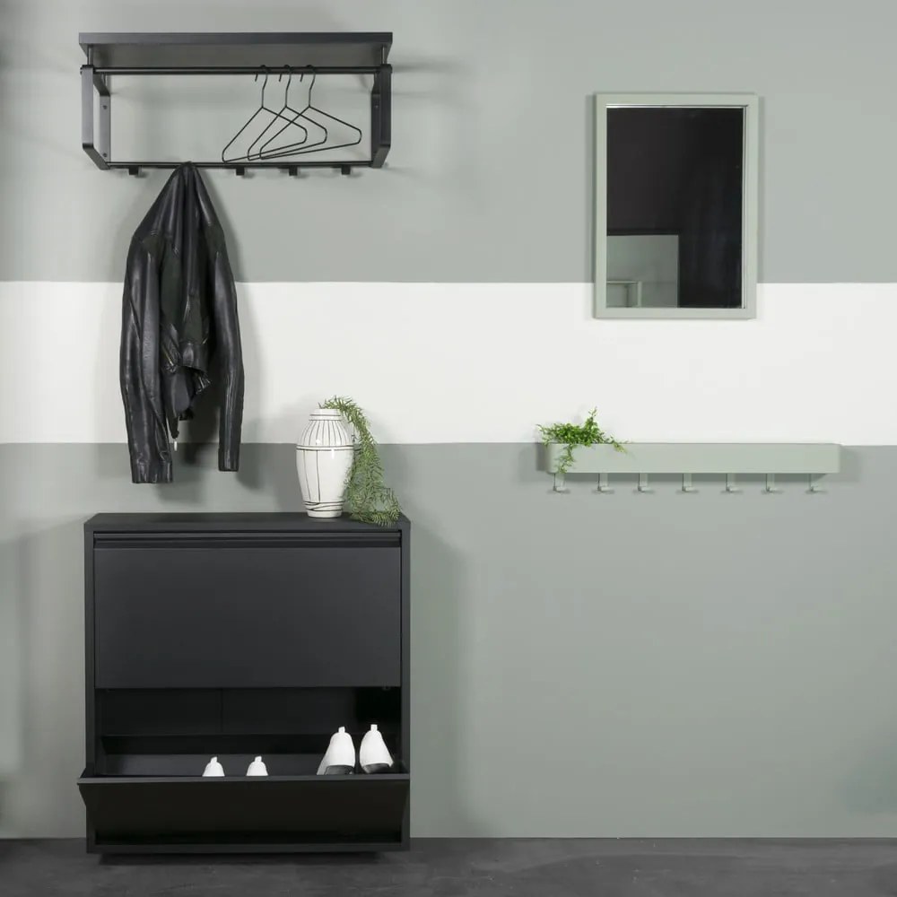 Черна метална накланяща се стойка за обувки 75x77,5x22,5 cm Billy – Spinder Design