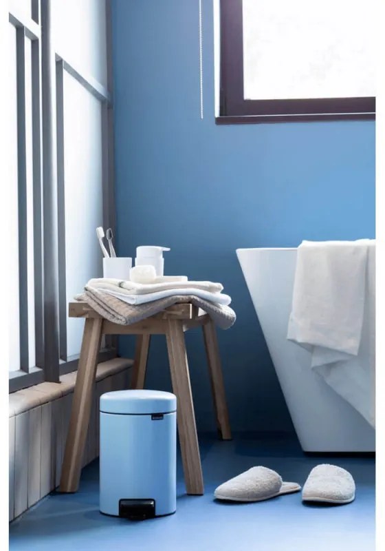 Кош за боклук с педал Brabantia NewIcon 1005524, 3 л, Плавно затваряне, Противоплъзгаща основа, Светлосин