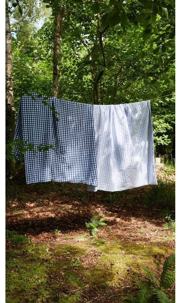 Бяло и светлосиньо удължено крепирано спално бельо за единично легло 140x220 cm Bæk&amp;Bølge - JUNA