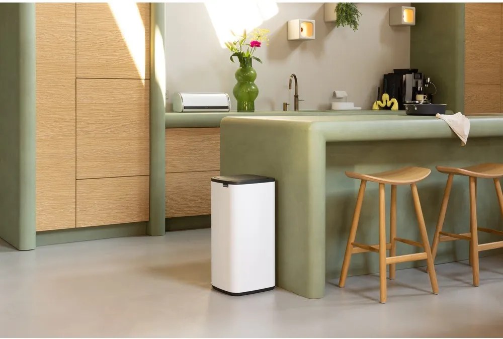 Бяло стоманено кошче за боклук отваряне с докосване 30 l Bo Touch – Brabantia