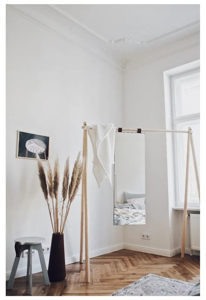 Стойка за дрехи от борова дървесина Hongi - Karup Design