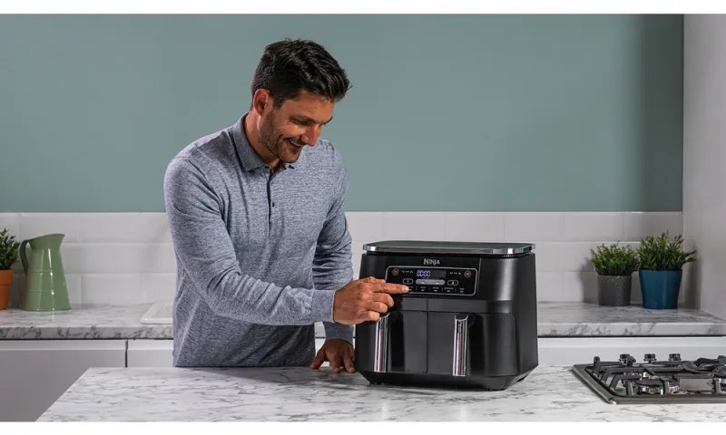 Фритюрник с горещ въздух Ninja AF300EU, 2470W, 7.6 л, 6 програми, 2 независими зони за готвене, Черен