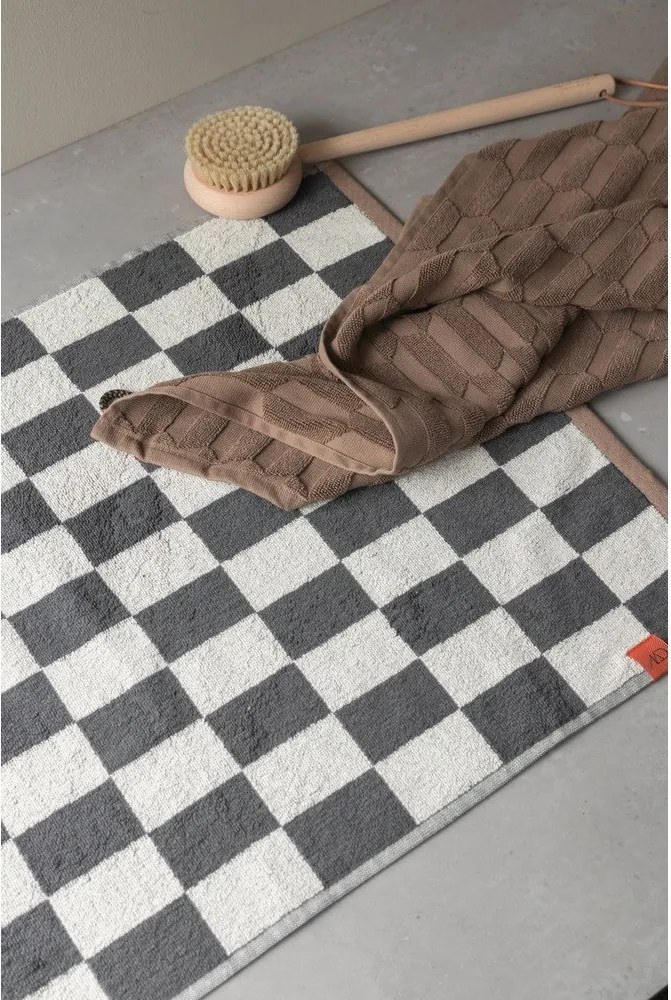 Антрацитен/бежов килим за баня за душ от органичен памук 50x80 cm Retro – Mette Ditmer Denmark