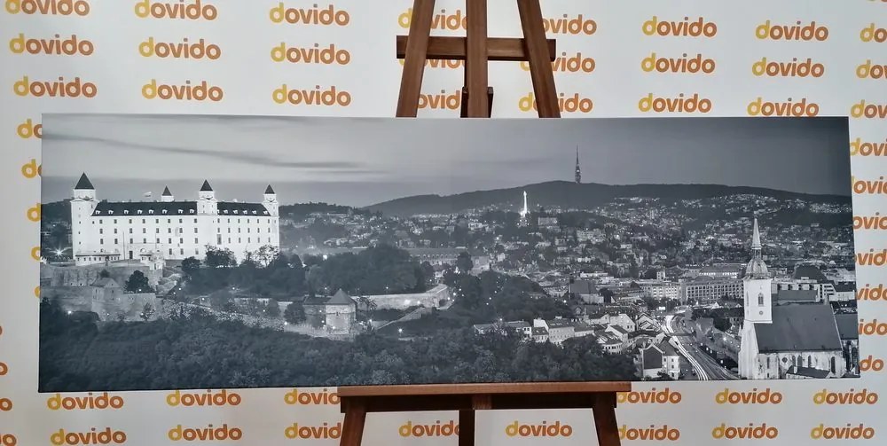 Картина на платно – Вечер в Братислава в черно-бял вариант