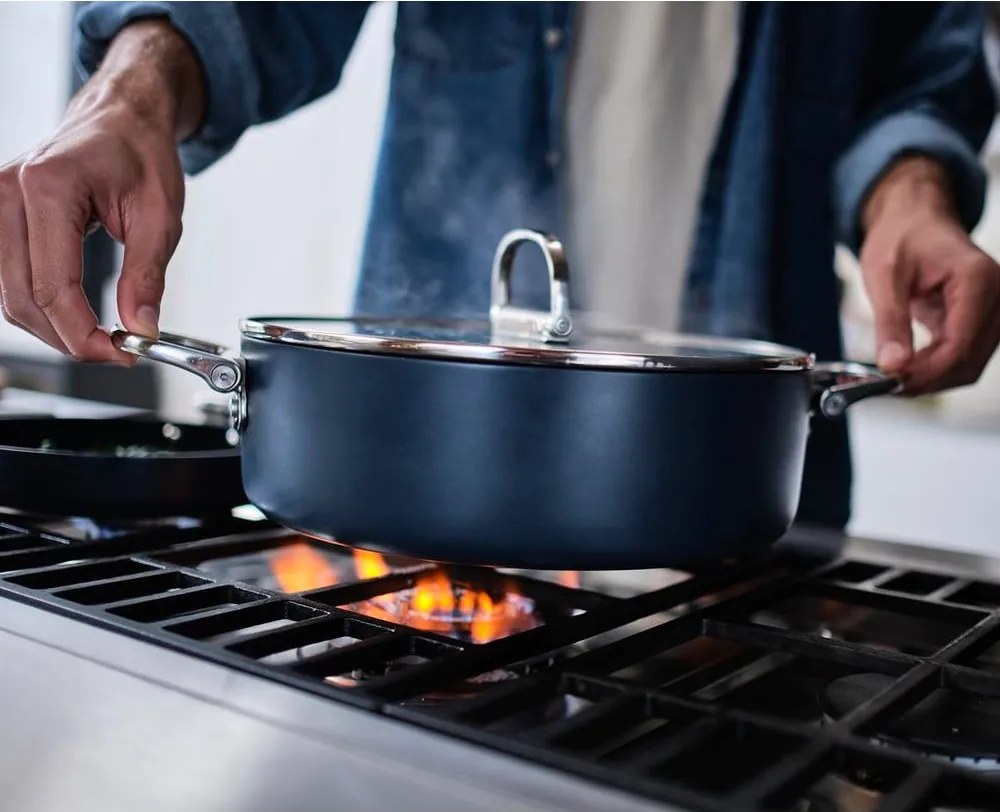 Касерола с капак с керамично покритие подходяща за индукционен котлон Space – Joseph Joseph