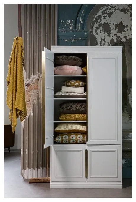 Светлосив гардероб от масивен бор 110x215x44 cm Organize – WOOOD