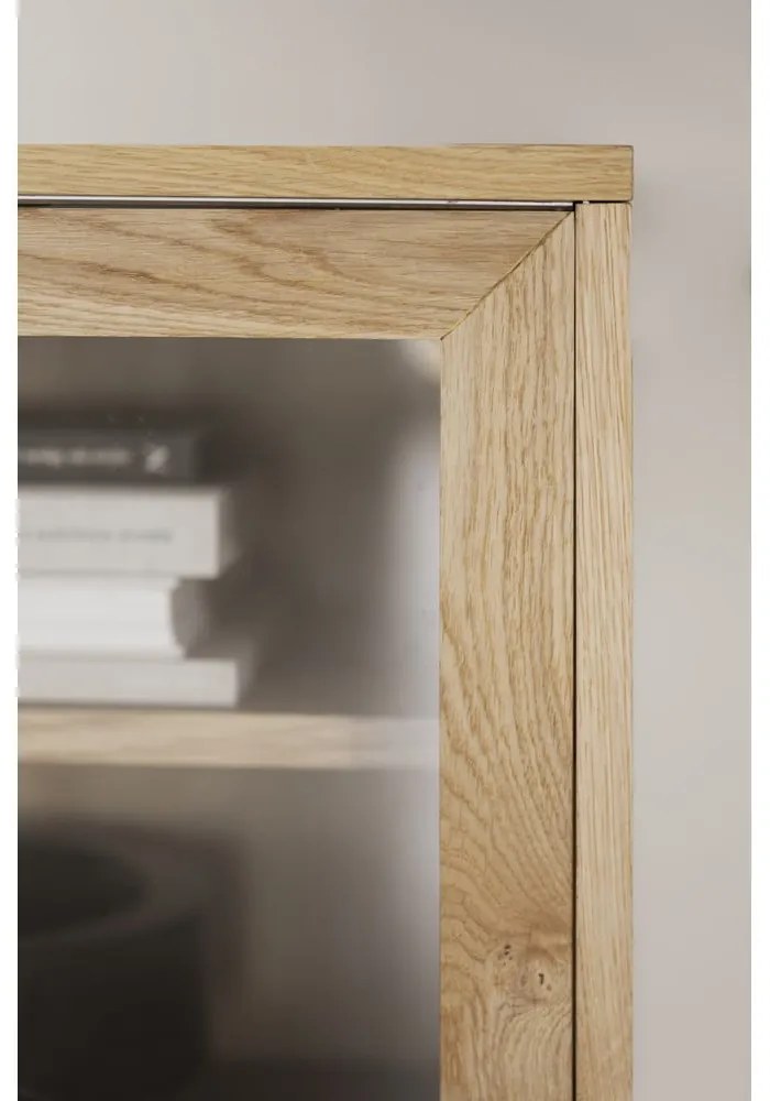 Витрина от декор от дъб с плъзгащи се врати в естествен цвят 170x75 cm Hazelton – Rowico