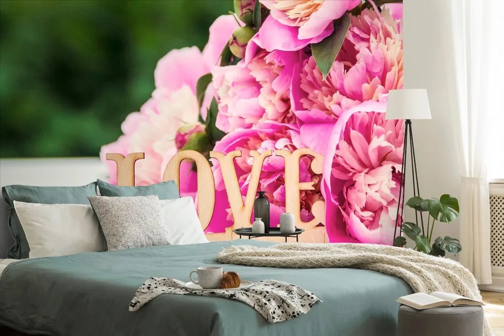 Самозалепващ фототапет – Божур с надпис Love
