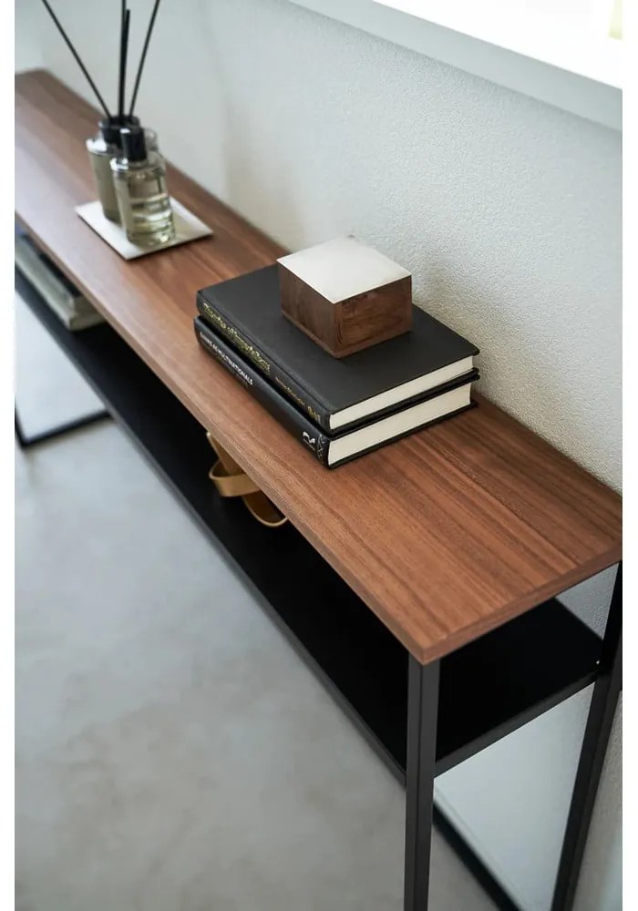 Конзолна маса от декор от ясен в черен и тъмнокафяв цвят 20,5x126 cm Tower – YAMAZAKI