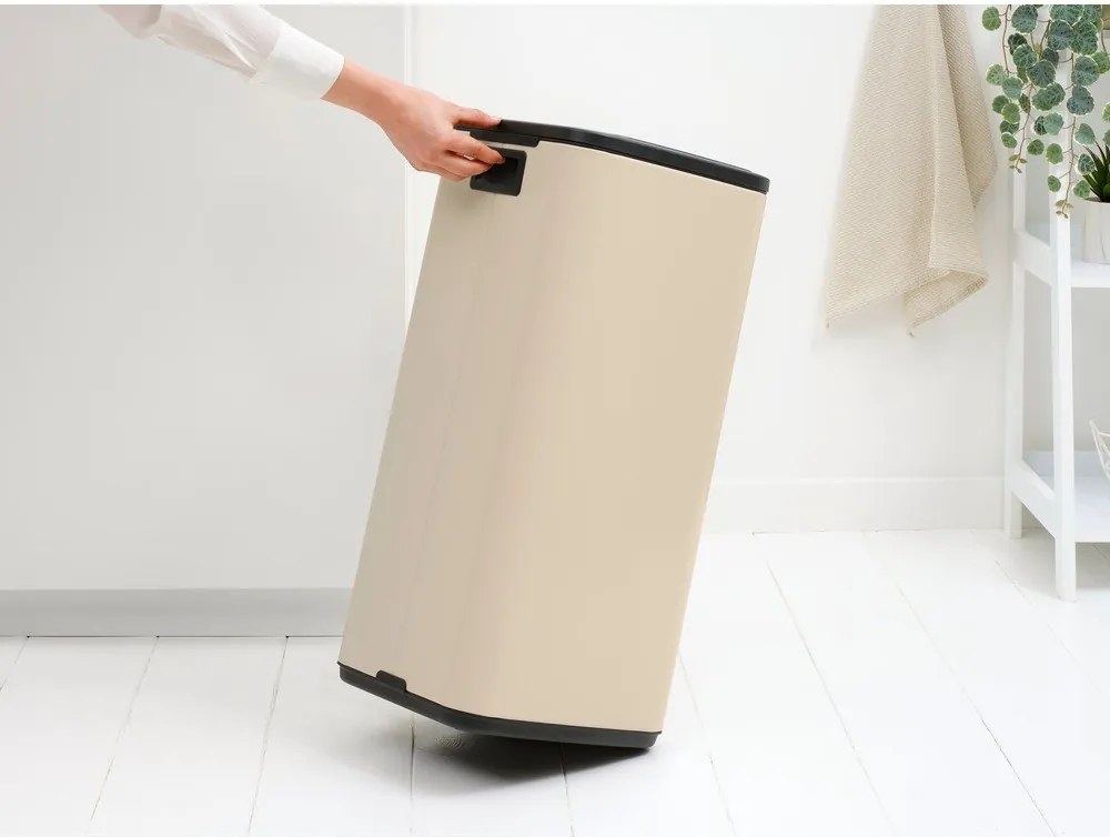 Бежово стоманено кошче за боклук отваряне с докосване 30 l Bo Touch – Brabantia