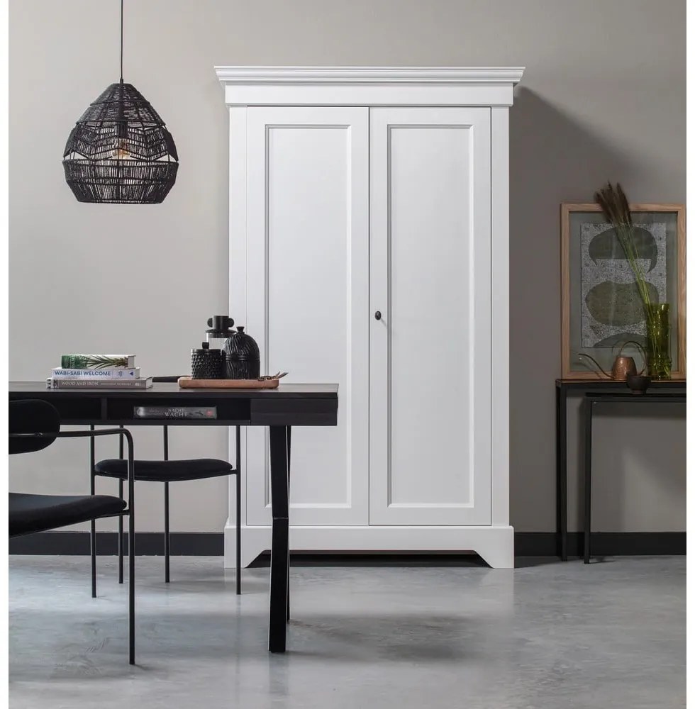 Черен кадифен стол за хранене Ivy - WOOOD