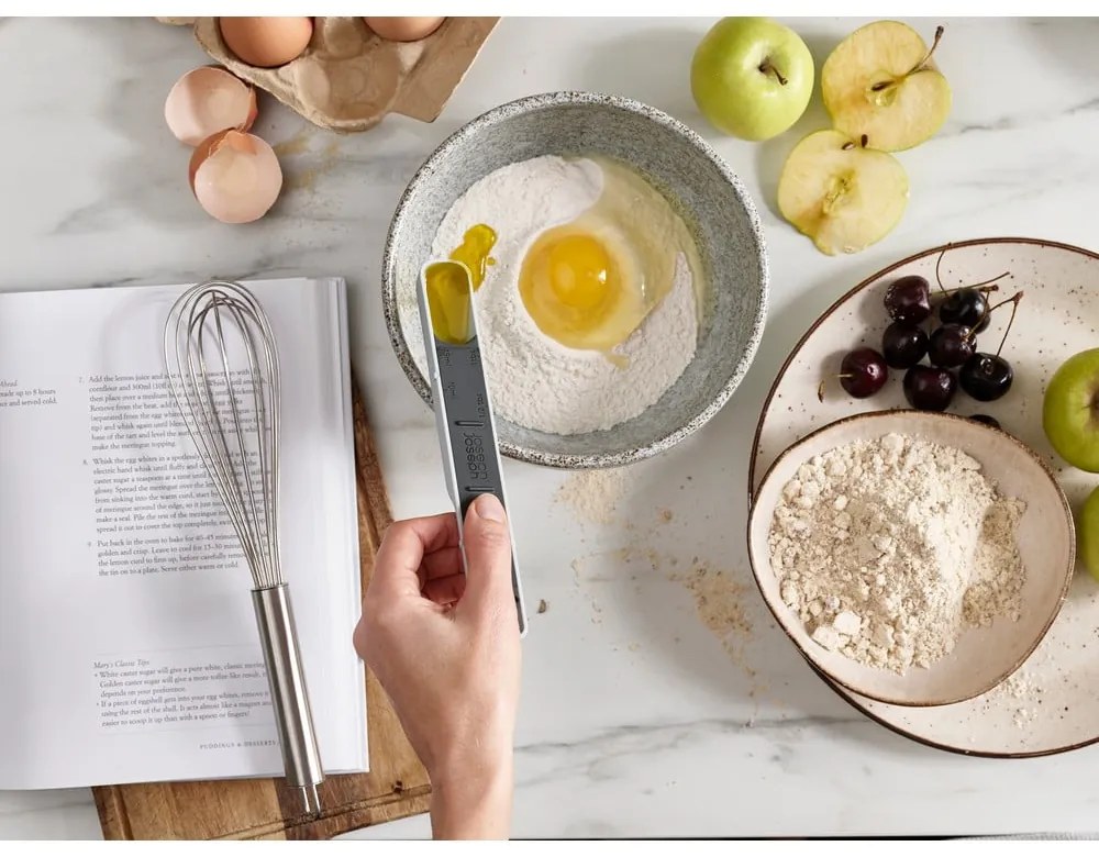 Синя регулируема мерителна чаша Measure-Up - Joseph Joseph