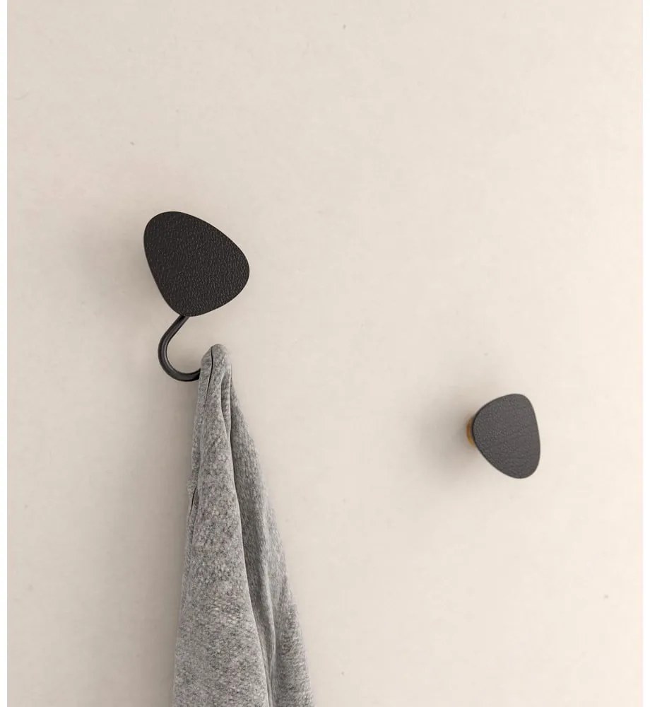 Черна стенна стоманена кука Dot S Bull – LIND DNA