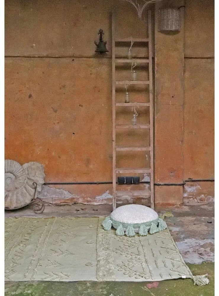 Светлозелен ръчно изработен памучен килим подходящ за пране 170x240 cm Tribu Olive – Lorena Canals