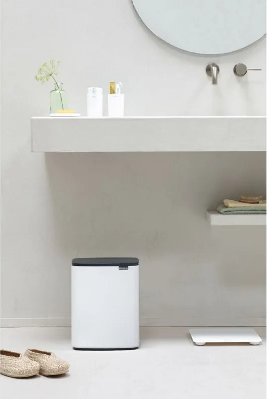 Кош за боклук Brabantia Bo Small 1006633, 12 л, Безшумно и плавно отваряне, Противоплъзгаща основа, Бял