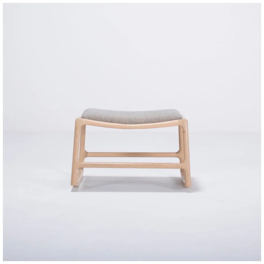 Отоман с дъбова дървена конструкция и сива текстилна седалка Dedo - Gazzda