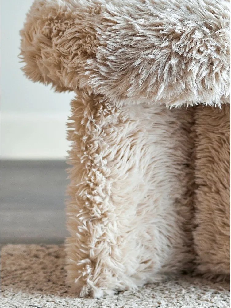 Бежова табуретка от изкуствен косъм Frikka – Bloomingville