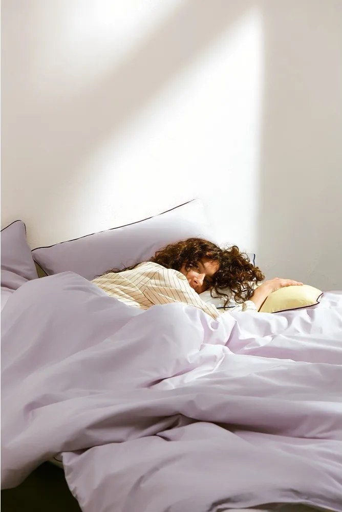 Единичен чаршаф за завивка от памучен сатен в цвят лавандула 140x200 cm Oba – noo.ma