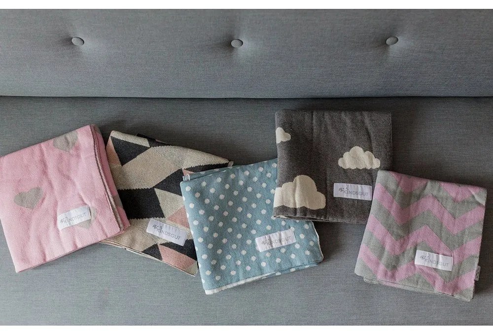 Розово-сиво памучно бебешко одеяло Зигзаг, 80 x 100 cm - Kindsgut