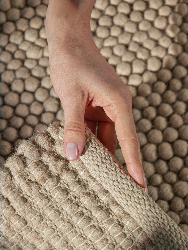 Ръчно изработен вълнен килим в естествен цвят 120x170 cm Richmond Diana – Ted Baker