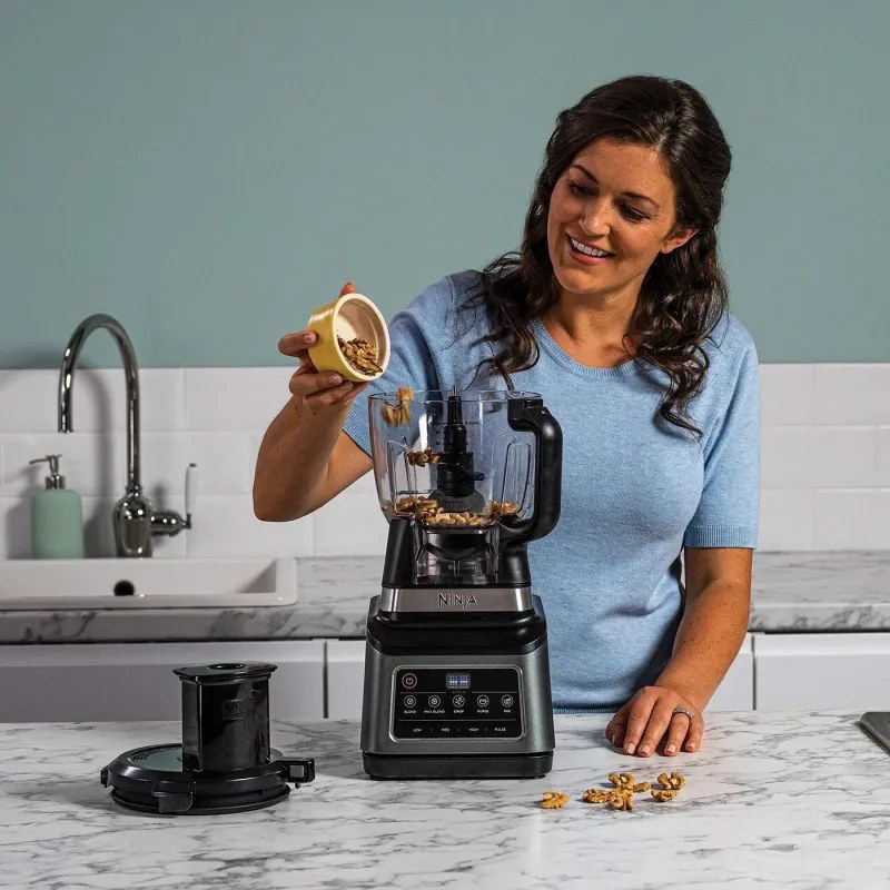 Блендер Ninja BN800EU, 1200W, 2.1 л, 3в1, Auto-iQ, 3 скорости, 21 000 rpm, Не съдържа BPA, Трошене на лед, Черен