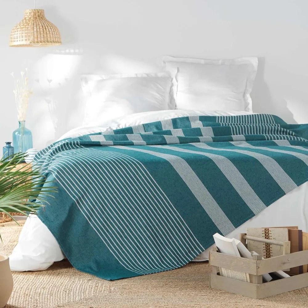 Синьо покривало за легло 220x240 cm Adele – douceur d'intérieur