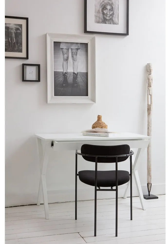 Черен кадифен стол за хранене Ivy - WOOOD