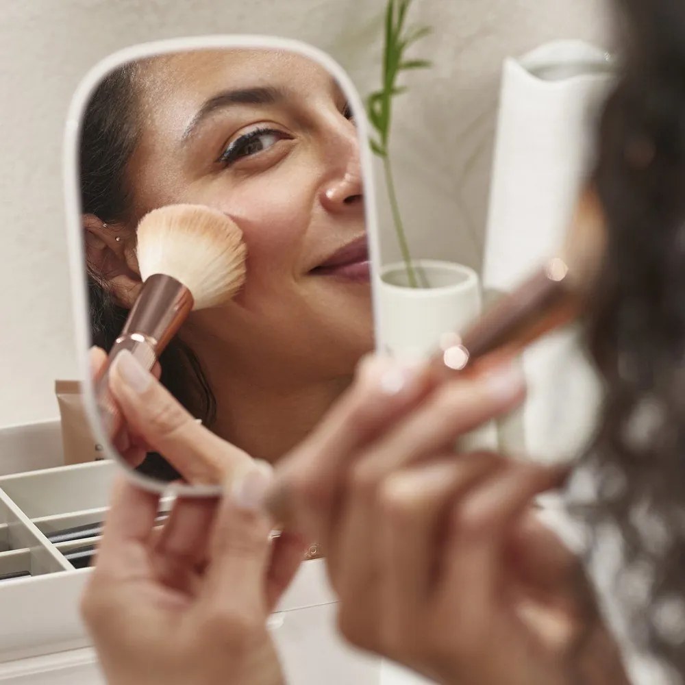 Бежов пластмасов органайзер за баня за козметика Viva – Joseph Joseph