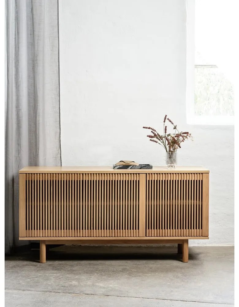 Нисък скрин от декор от дъб в естествен цвят 143x70 cm Tiber – Unique Furniture