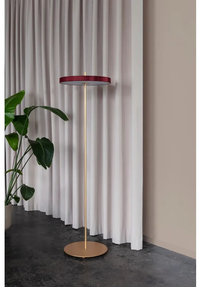 Червена LED затъмняваща се подова лампа с метален абажур (височина 151 cm) Asteria Floor – UMAGE