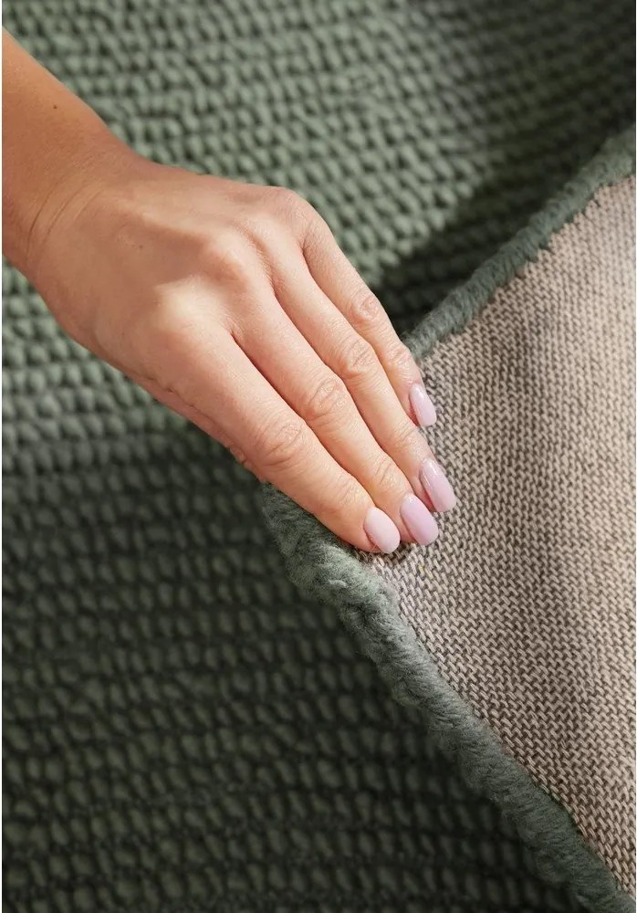 Тъмнозелен ръчно изработен вълнен килим 80x150 cm Calmio – Hanse Home