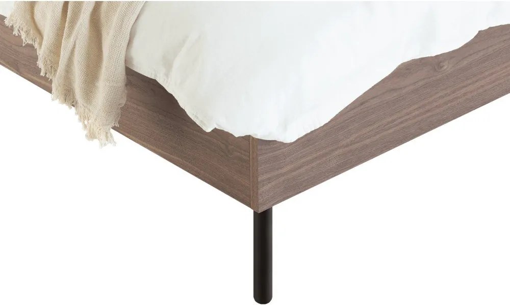 Двойно легло 160x200 cm тапицирано/ПДЧ от декор от орех с включена подматрачна рамка в тъмно естествен цвят Streiko – noo.ma