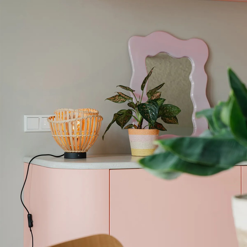 Ориенталска настолна лампа черна с естествен бамбук - Pua