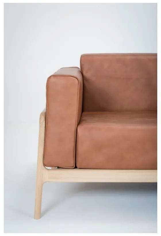 Диван от коняк кафява биволска кожа с масивна дъбова конструкция , 210 см Fawn - Gazzda