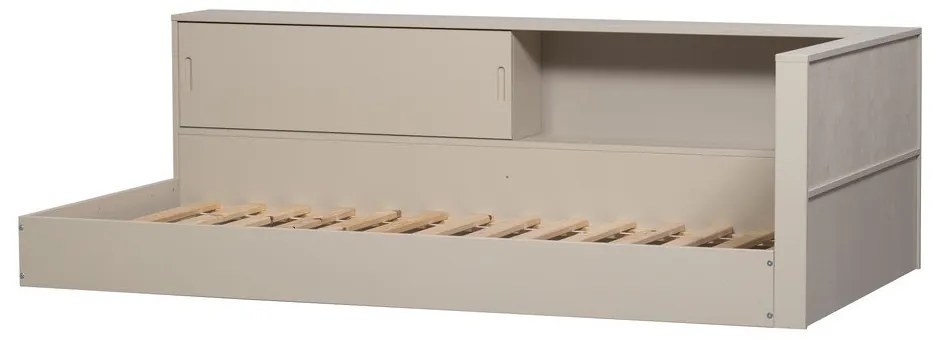 Сиво/бежово единично легло от масивен бор без ламелно дъно 90x200 cm Carter – WOOOD