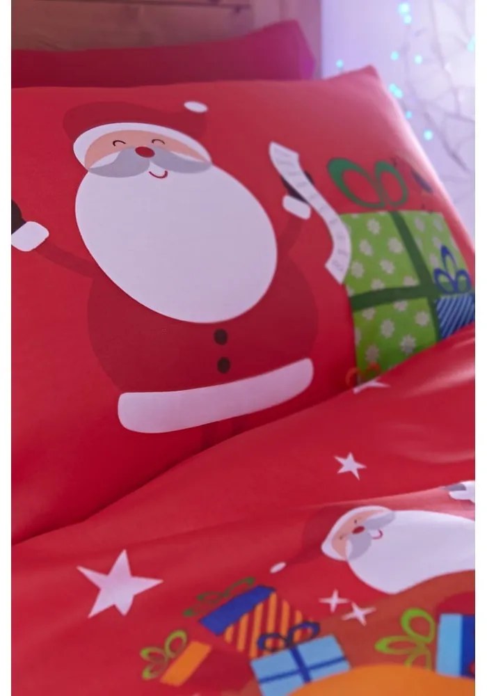 Червено спално бельо за детско креватче 120x150 cm Santa's Christmas Presents – Catherine Lansfield