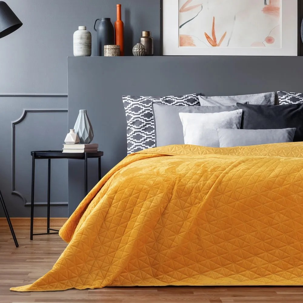 Жълто капитонирано покривало за легло 260x280 cm Laila – AmeliaHome