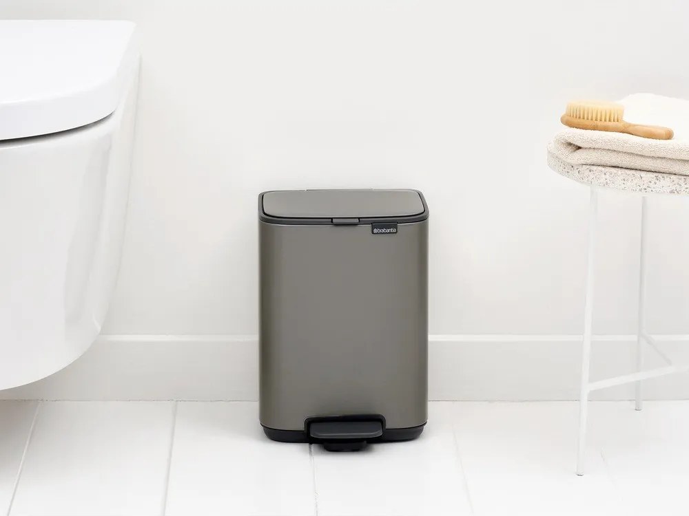 Сиво стоманено кошче за боклук с педал 4 l Bo – Brabantia