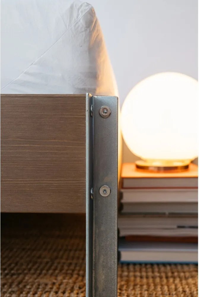 Кафяво двойно легло от масивен бор с включена подматрачна рамка 140x200 cm Core – Karup Design