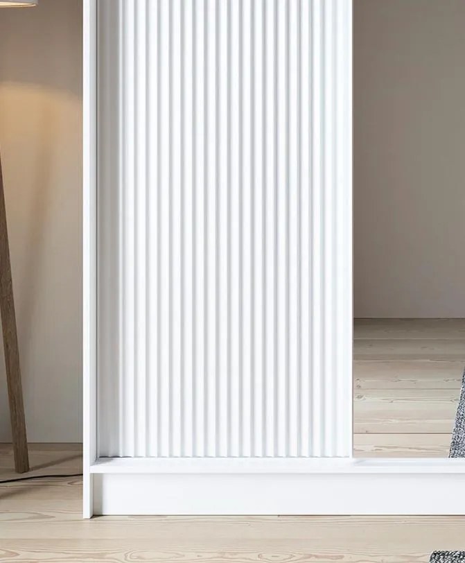 Плъзгащ се гардероб Bico III с Огледало