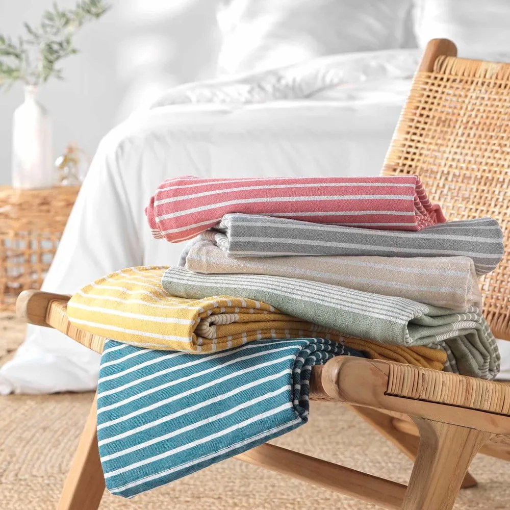 Синьо покривало за легло 220x240 cm Adele – douceur d'intérieur